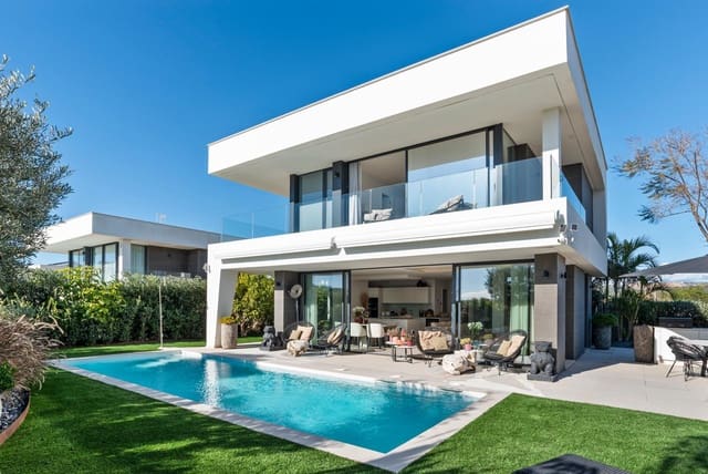 3 sovrum Hus till salu i Manilva med pool garage - 1 290 000 € (Ref: 9580111)