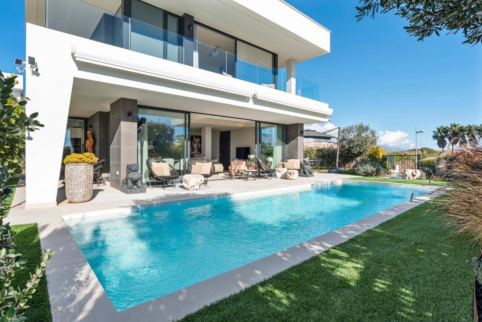 3 Zimmer Haus zu verkaufen in Manilva mit Pool Garage - 1.290.000 € (Ref: 9580111)