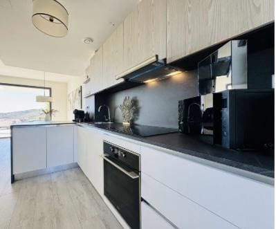 3 Zimmer Reihenhaus zu verkaufen in Manilva mit Pool Garage - 699.000 € (Ref: 9580161)