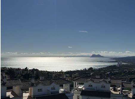 3 Zimmer Reihenhaus zu verkaufen in Manilva mit Pool Garage - 699.000 € (Ref: 9580161)