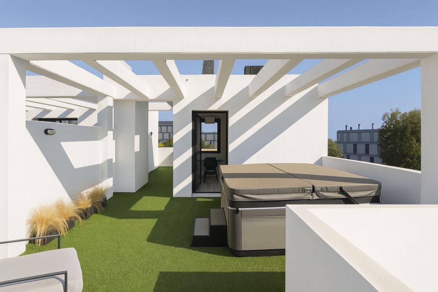 3 Zimmer Reihenhaus zu verkaufen in Manilva mit Pool Garage - 699.000 € (Ref: 9580161)