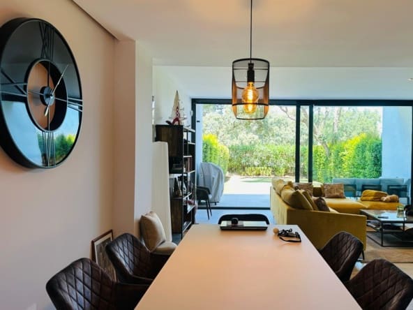 4 makuuhuone Rivitalo myytävänä paikassa San Roque mukana uima-altaan 
autotalli - 785 000 € (Ref: 9580164)