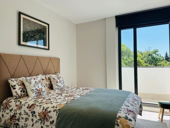 4 makuuhuone Rivitalo myytävänä paikassa San Roque mukana uima-altaan 
autotalli - 785 000 € (Ref: 9580164)