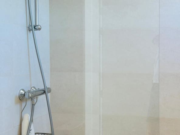 4 makuuhuone Rivitalo myytävänä paikassa San Roque mukana uima-altaan 
autotalli - 785 000 € (Ref: 9580164)