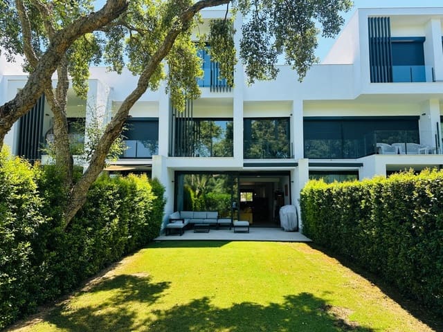 4 sypialnia Dom szeregowy na sprzedaż w San Roque z basenem garażem - 785 000 € (Ref: 9580164)