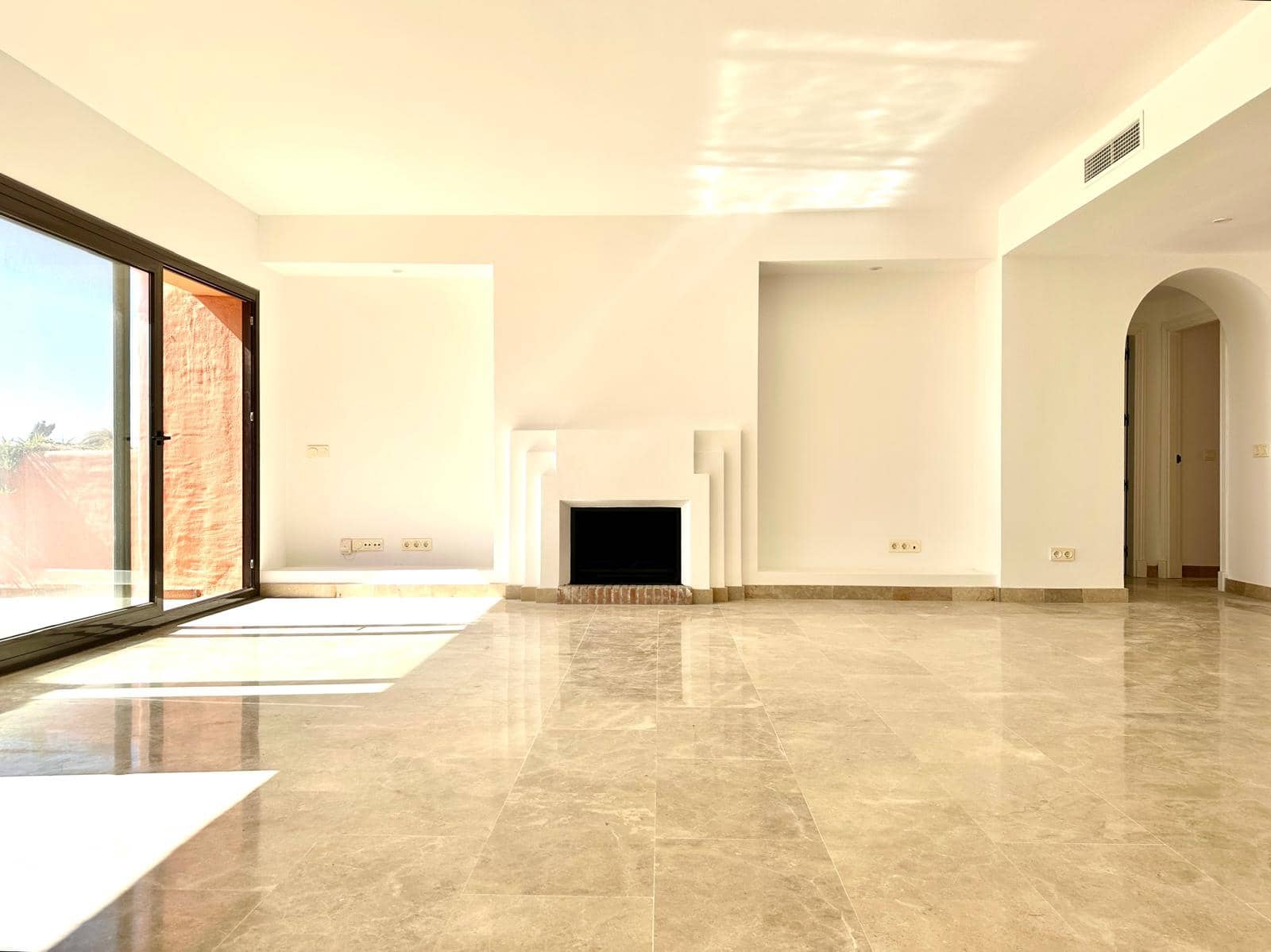 3 slaapkamer Appartement te koop in Manilva met zwembad garage - € 515.000 (Ref: 9580362)