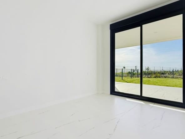 2 soverom Leilighet til salgs i Casares med svømmebasseng garasje - € 420 000 (Ref: 9580393)