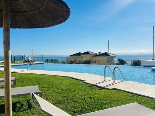 2 soverom Leilighet til salgs i Casares med svømmebasseng garasje - € 420 000 (Ref: 9580393)