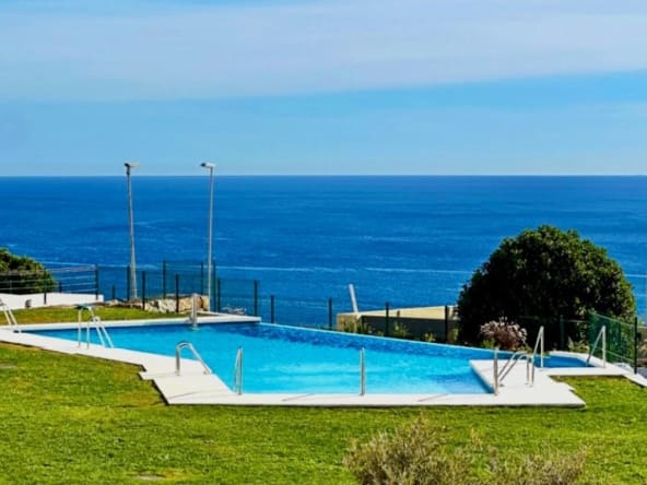 2 soverom Leilighet til salgs i Casares med svømmebasseng garasje - € 420 000 (Ref: 9580393)