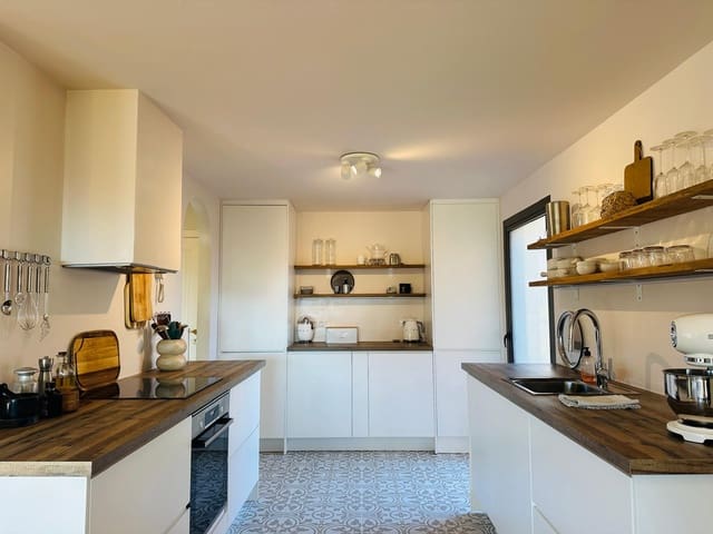 3 soverom Leilighet til salgs i Manilva med svømmebasseng garasje - € 550 000 (Ref: 9713266)