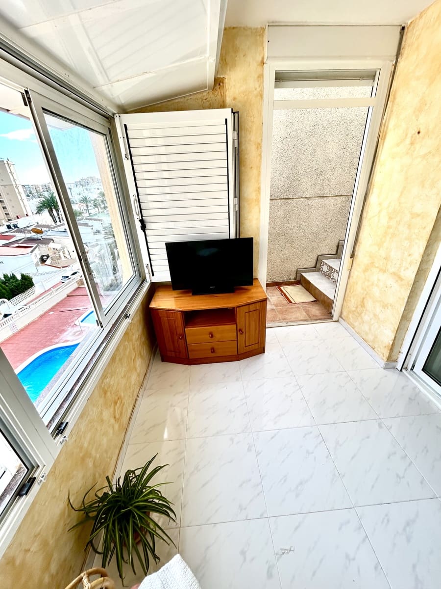 2 quarto Penthouse para venda em Torrevieja com piscina garagem - 195 000 € (Ref: 9581347)