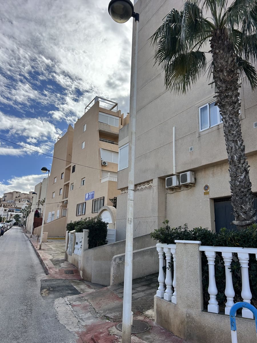 2 quarto Penthouse para venda em Torrevieja com piscina garagem - 195 000 € (Ref: 9581347)