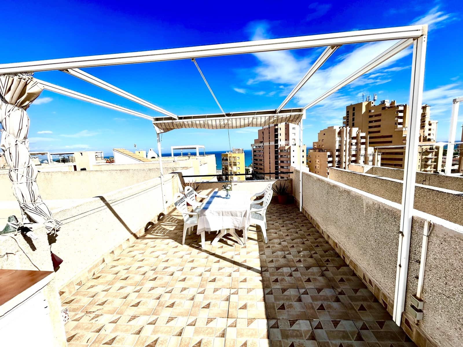 2 quarto Penthouse para venda em Torrevieja com piscina garagem - 195 000 € (Ref: 9581347)