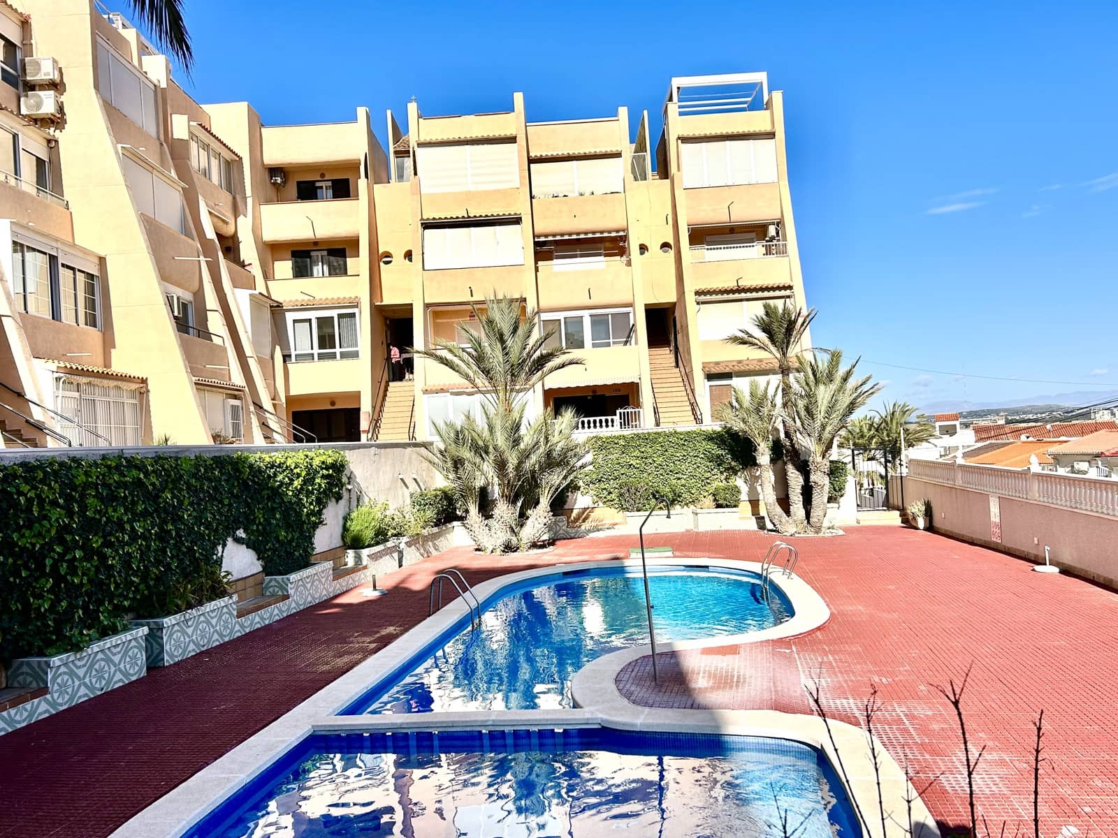 2 quarto Penthouse para venda em Torrevieja com piscina garagem - 195 000 € (Ref: 9581347)