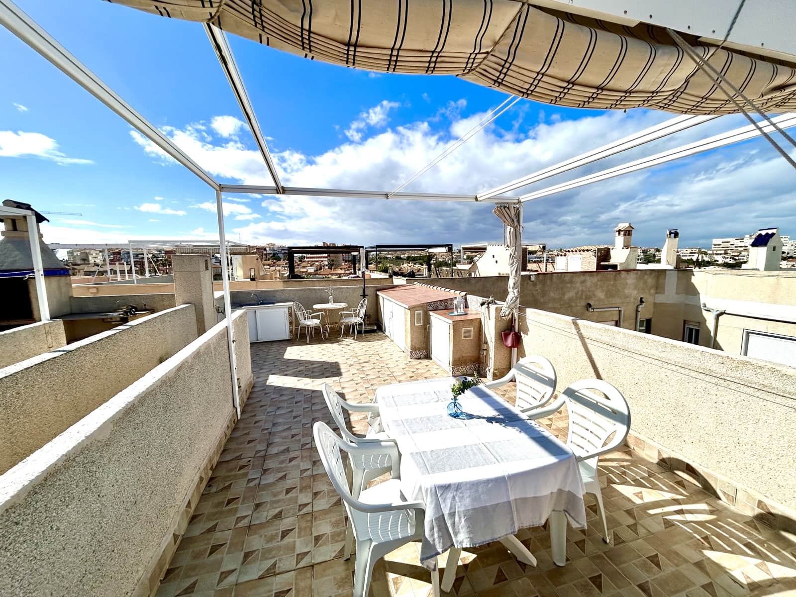 2 quarto Penthouse para venda em Torrevieja com piscina garagem - 195 000 € (Ref: 9581347)