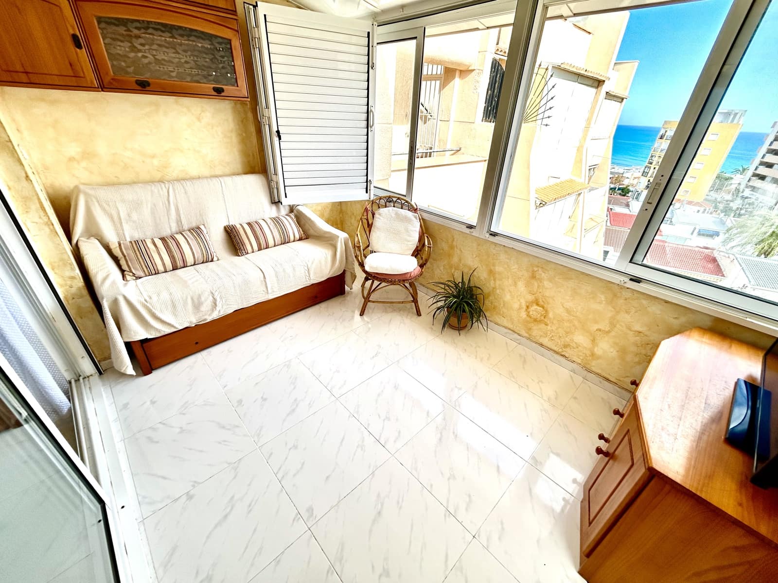 2 quarto Penthouse para venda em Torrevieja com piscina garagem - 195 000 € (Ref: 9581347)