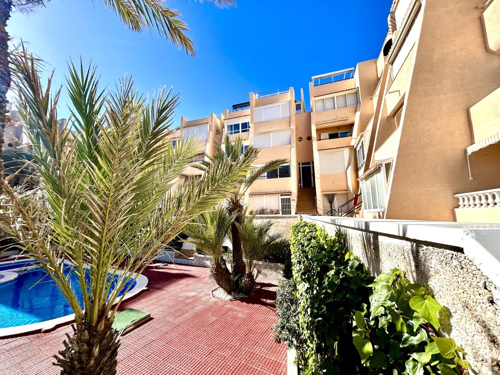 2 quarto Penthouse para venda em Torrevieja com piscina garagem - 195 000 € (Ref: 9581347)