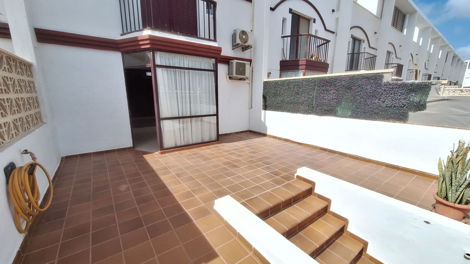 3 bedroom Terraced Villa for sale in Caleta de Fuste with pool garage - € 420,000 (Ref: 9610106)