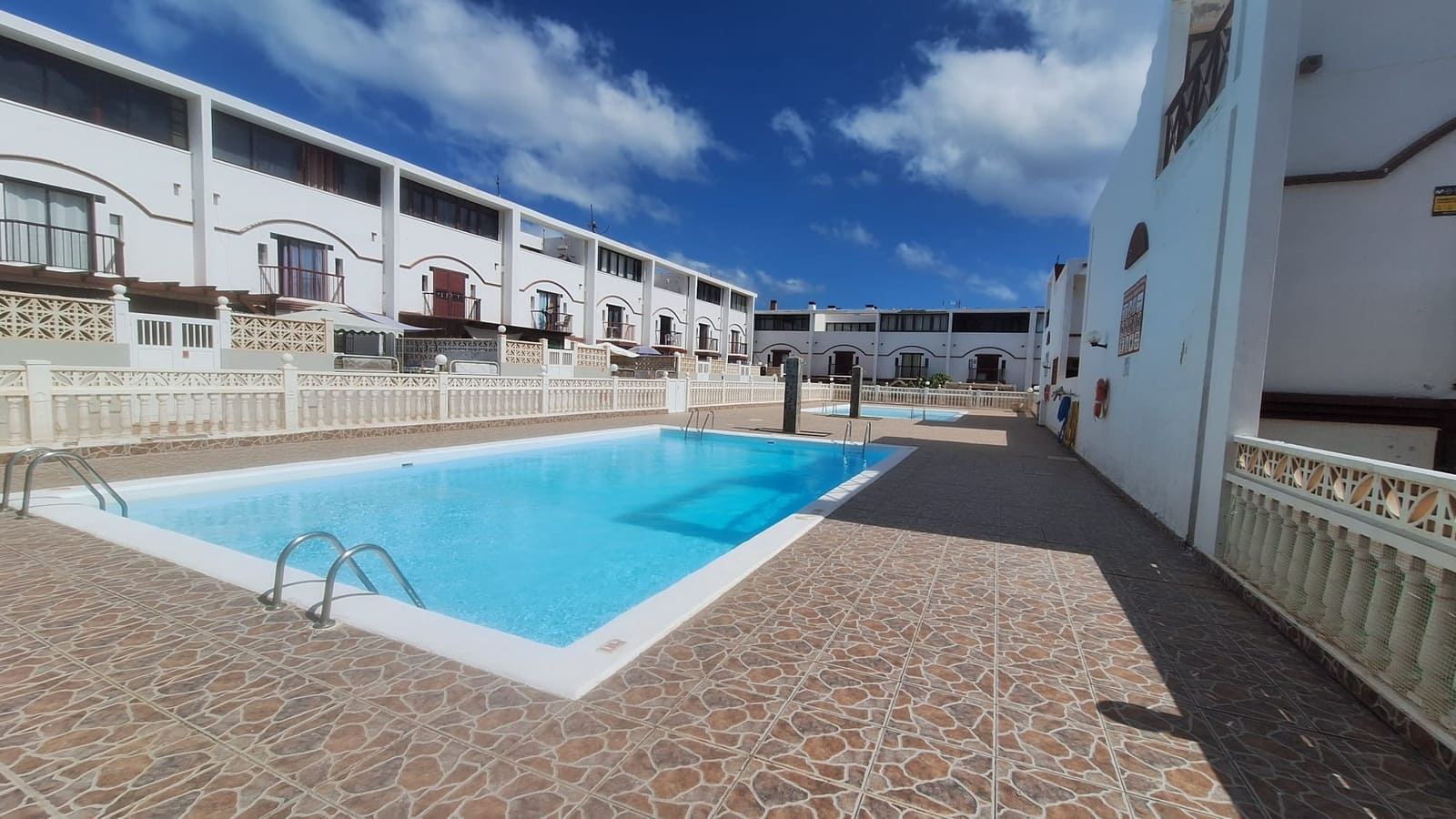 3 bedroom Terraced Villa for sale in Caleta de Fuste with pool garage - € 420,000 (Ref: 9610106)