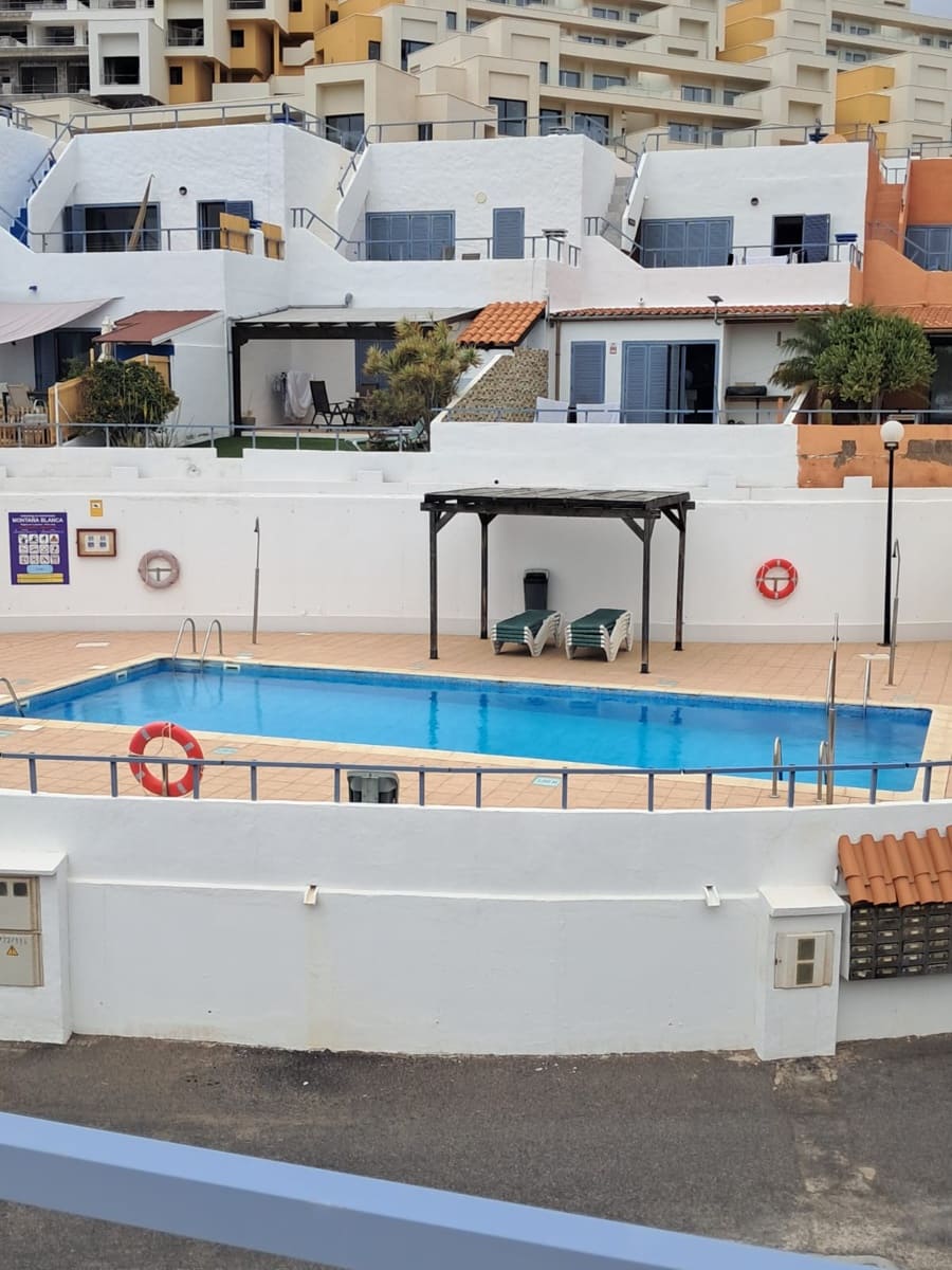 4 bedroom Terraced Villa for sale in Caleta de Fuste with pool - € 269,000 (Ref: 9632631)