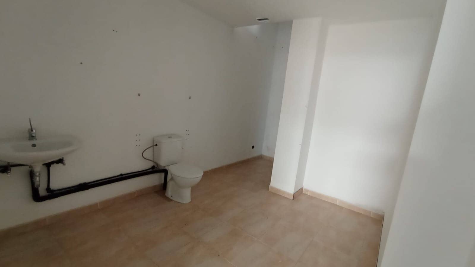 Loja para venda em Puerto del Rosario - 135 000 € (Ref: 9635040)
