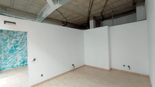 Loja para venda em Puerto del Rosario - 135 000 € (Ref: 9635040)