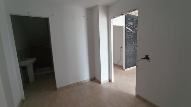 Loja para venda em Puerto del Rosario - 135 000 € (Ref: 9635040)