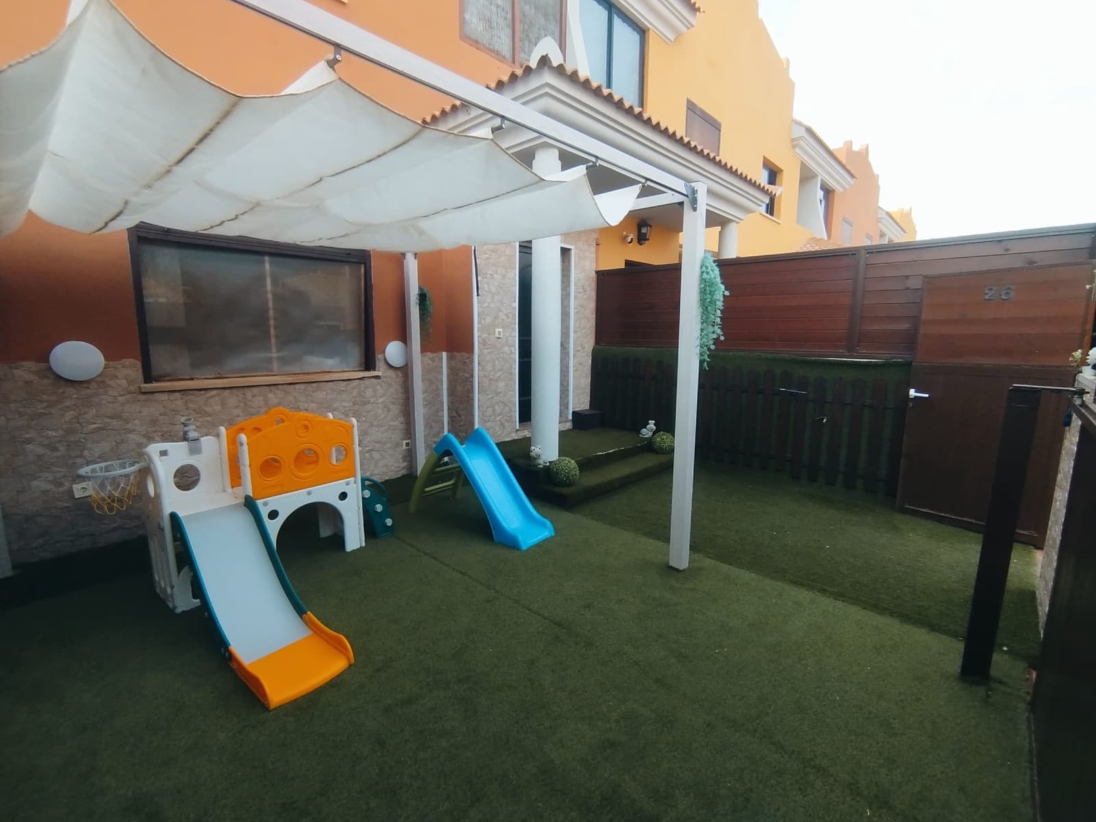 4 soverom Rekkehus til salgs i Puerto del Rosario - € 295 000 (Ref: 9756325)