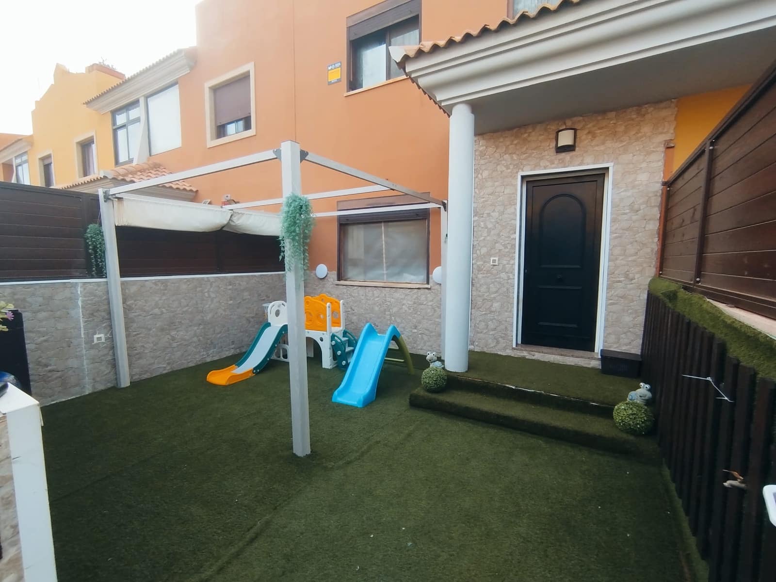 4 soverom Rekkehus til salgs i Puerto del Rosario - € 295 000 (Ref: 9756325)