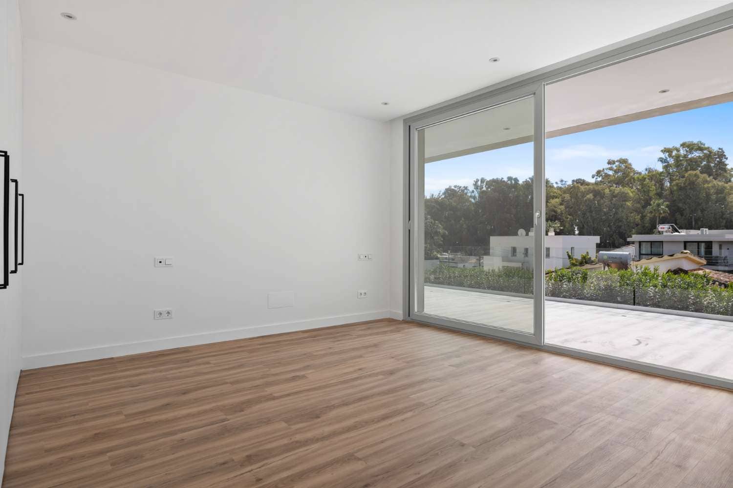 Chalet de 5 habitaciones en Marbella en venta con piscina garaje - 2.950.000 € (Ref: 9591721)