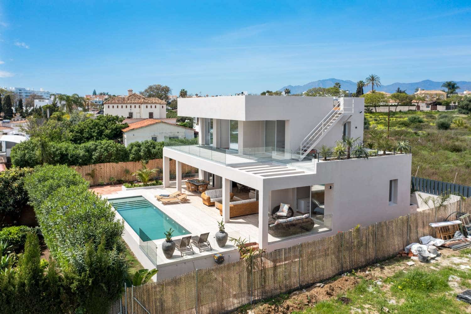 Chalet de 5 habitaciones en Marbella en venta con piscina garaje - 2.950.000 € (Ref: 9591721)