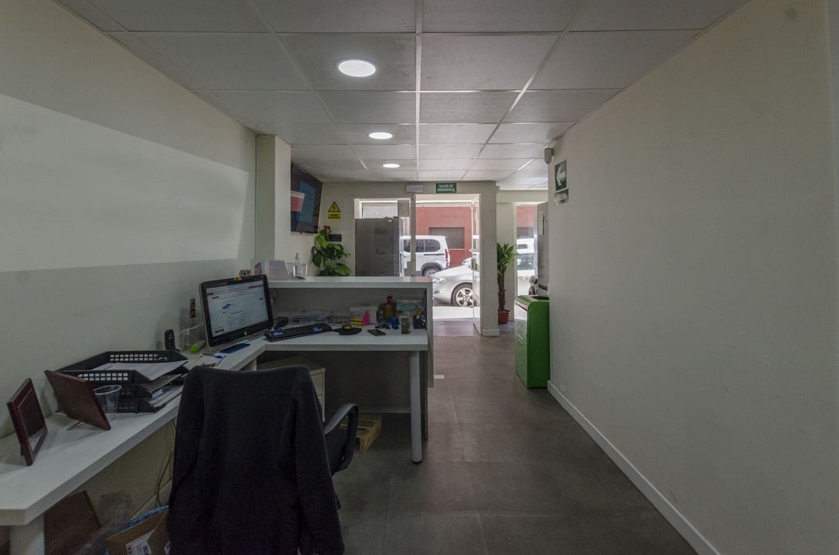 Komercyjne na sprzedaż w Miasto Malaga - 190 000 € (Ref: 9591723)