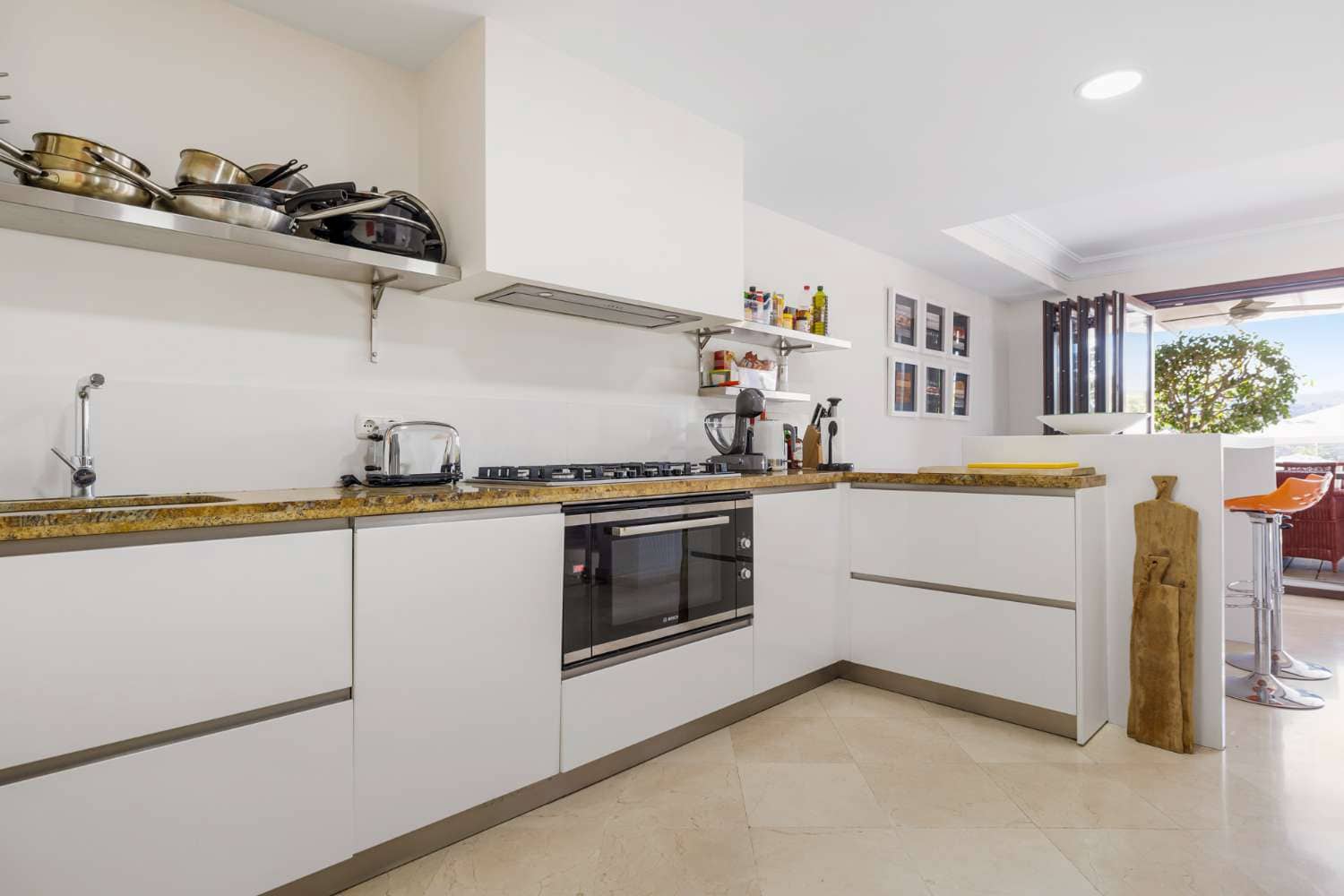 Adosado de 5 habitaciones en Benahavís en venta con piscina - 1.095.000 € (Ref: 9591727)