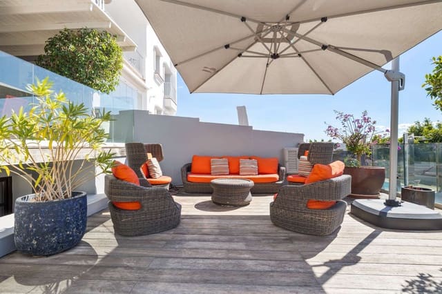 Adosado de 5 habitaciones en Benahavís en venta con piscina - 1.095.000 € (Ref: 9591727)