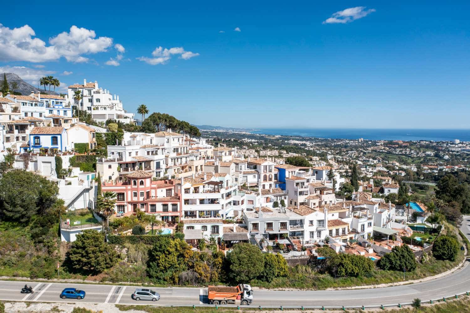 Adosado de 5 habitaciones en Benahavís en venta con piscina - 1.095.000 € (Ref: 9591727)