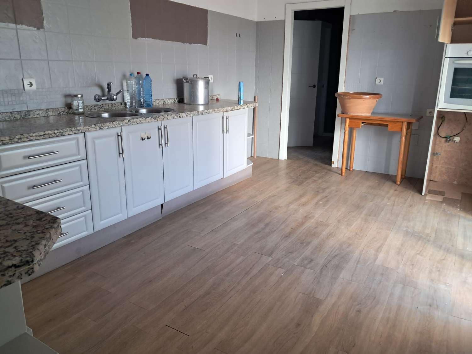 5 bedroom Villa for sale in El Paraiso with garage - € 1,150,000 (Ref: 9591728)