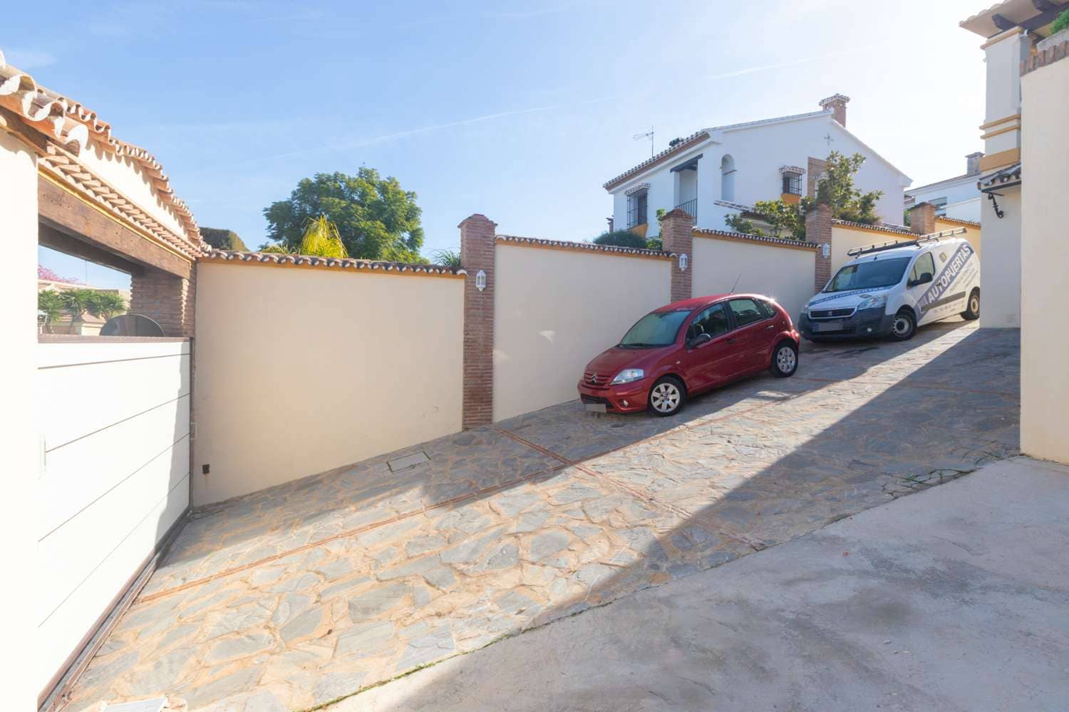 5 soverom Villa til salgs i Alhaurin de la Torre med svømmebasseng garasje - € 950 000 (Ref: 9591733)