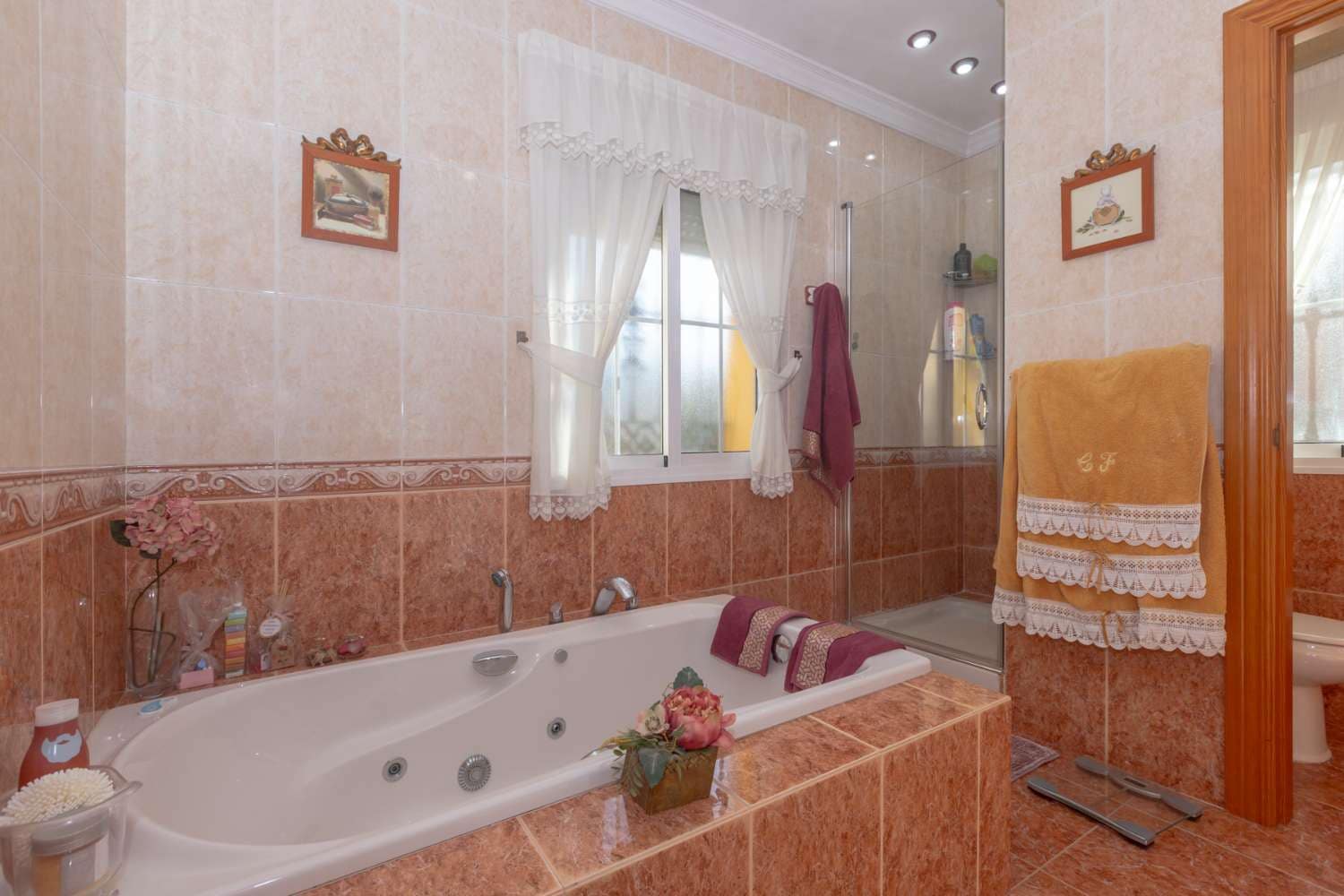 5 soverom Villa til salgs i Alhaurin de la Torre med svømmebasseng garasje - € 950 000 (Ref: 9591733)