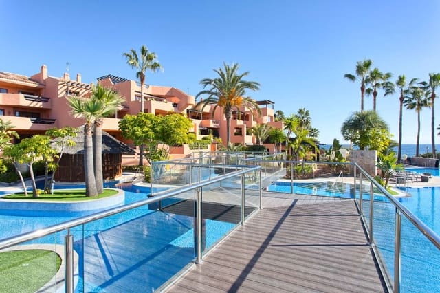 2 quarto Apartamento para venda em Estepona com piscina garagem - 585 000 € (Ref: 9591734)