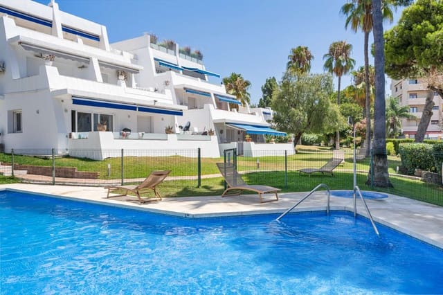 3 chambre Appartement à vendre à Nueva Andalucía Centro, Marbella avec piscine - 680 000 € (Ref: 9591737)