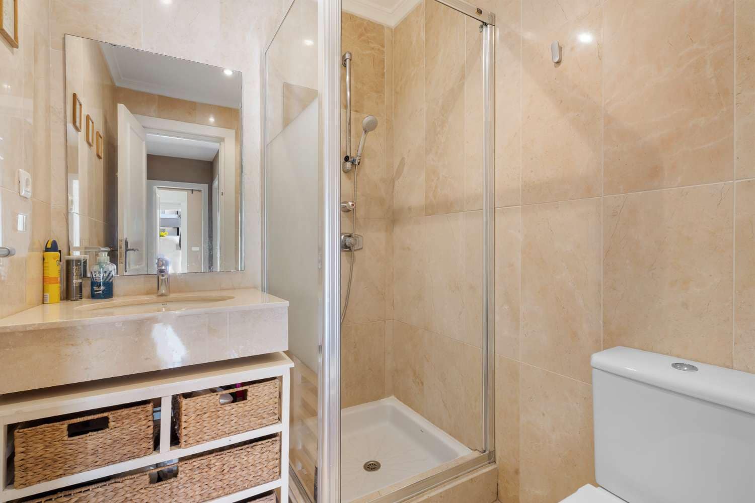 3 chambre Appartement à vendre à Nueva Andalucia avec piscine - 680 000 € (Ref: 9591737)