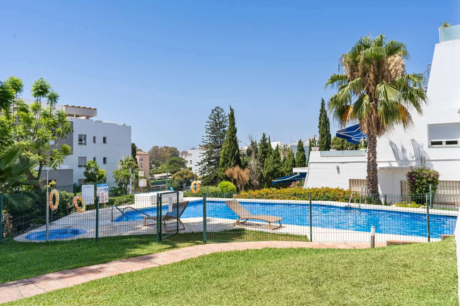 3 chambre Appartement à vendre à Nueva Andalucia avec piscine - 680 000 € (Ref: 9591737)