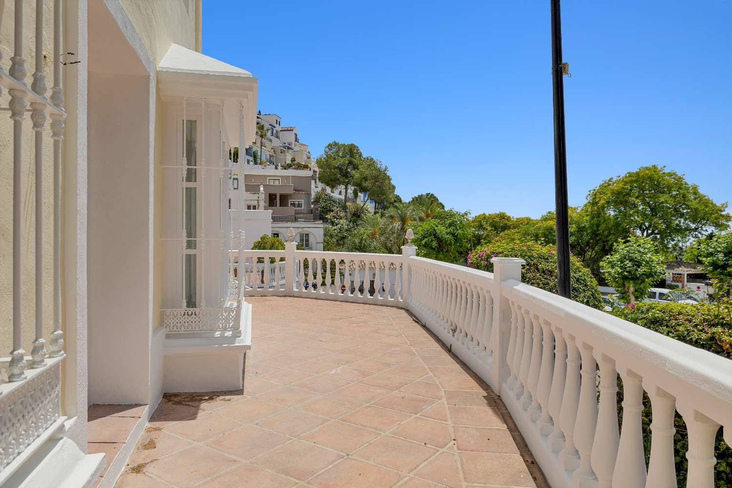 3 bedroom Terraced Villa for sale in Benahavis - € 550,000 (Ref: 9591739)