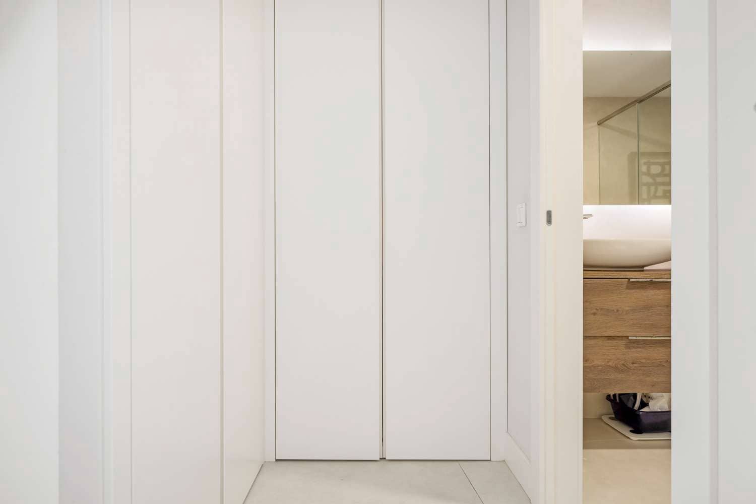 Apartamento de 3 habitaciones en Estepona en venta con piscina garaje - 995.000 € (Ref: 9591741)