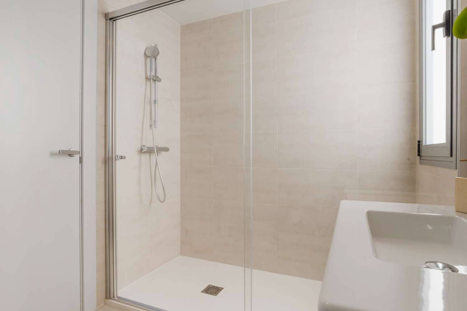 2 quarto Apartamento para venda em New Golden Mile com piscina garagem - 495 000 € (Ref: 9591743)