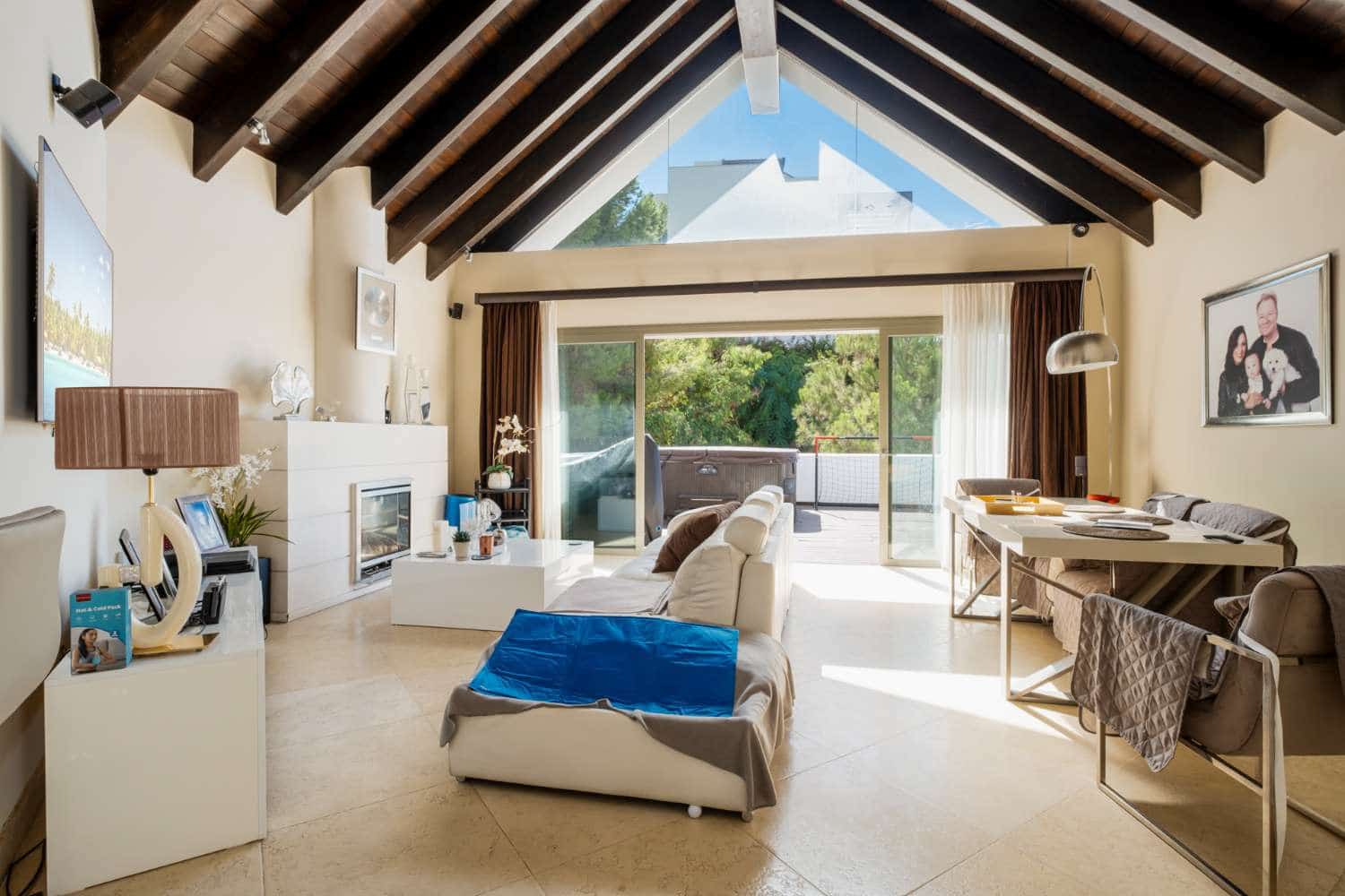 3 bedroom Apartment for sale in Benahavis with pool - € 1,075,000 (Ref: 9591750)