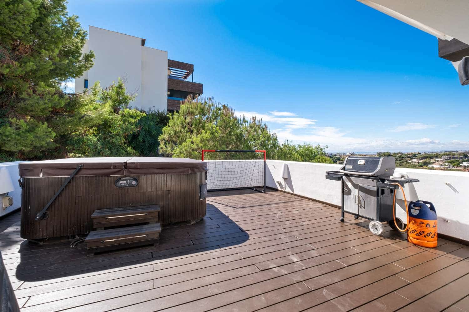3 bedroom Apartment for sale in Benahavis with pool - € 1,075,000 (Ref: 9591750)