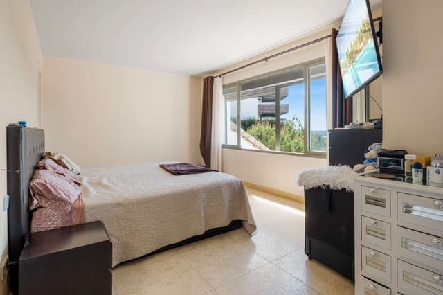 3 bedroom Apartment for sale in Benahavís with pool - € 1,075,000 (Ref: 9591750)