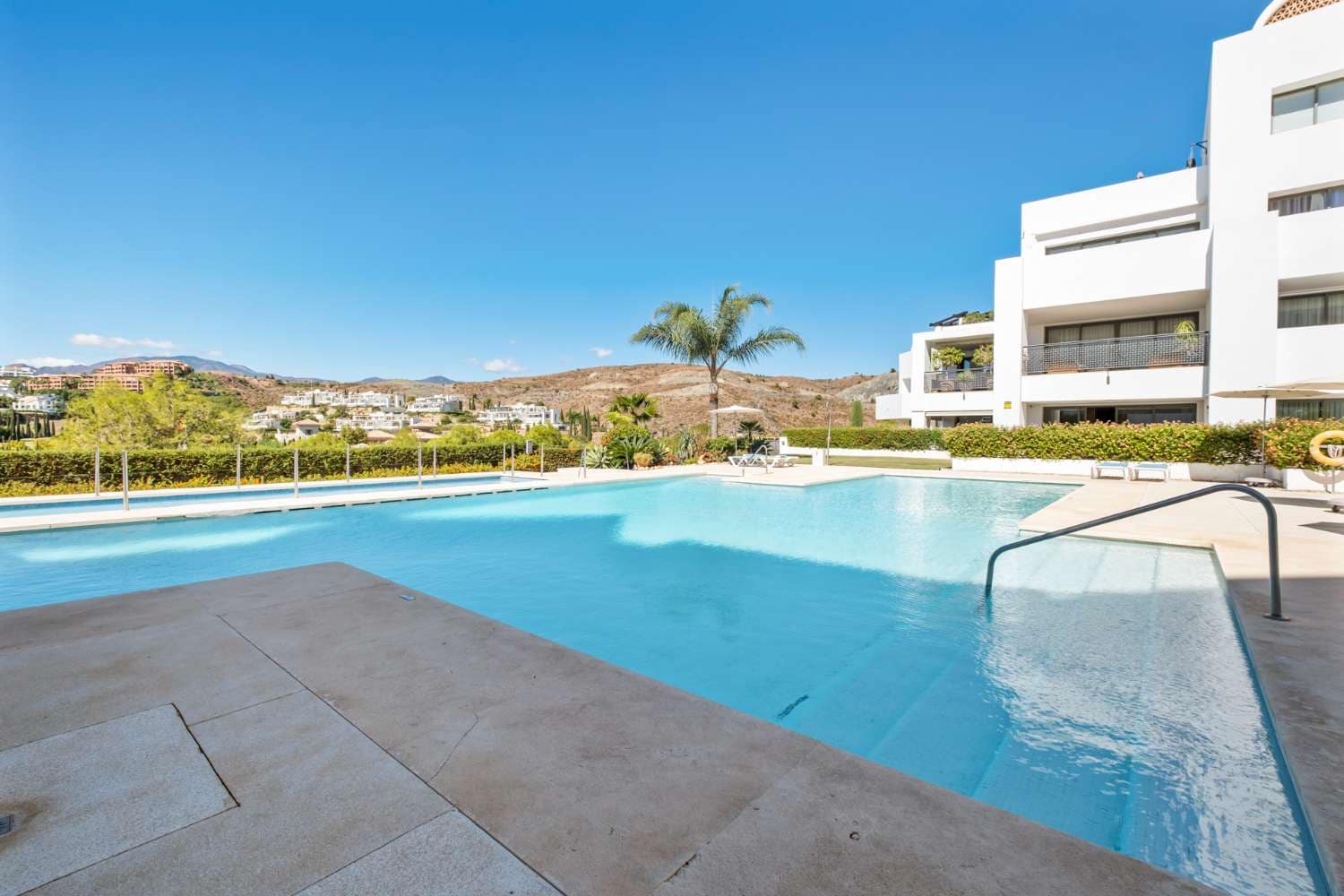 3 bedroom Apartment for sale in Benahavis with pool - € 1,075,000 (Ref: 9591750)