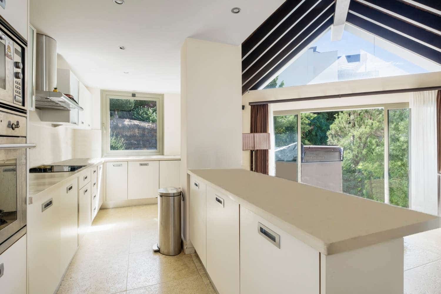 3 bedroom Apartment for sale in Benahavis with pool - € 1,075,000 (Ref: 9591750)